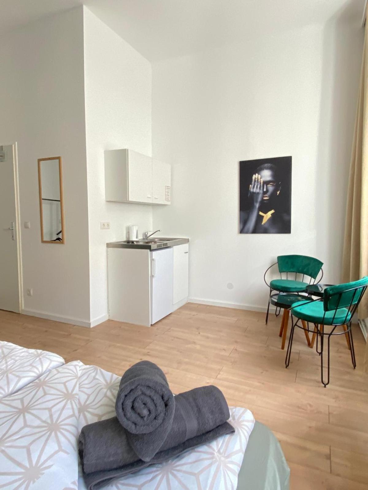 Apartment 8 Fully Equipped Studio Shared Apt W Terrace Margareten