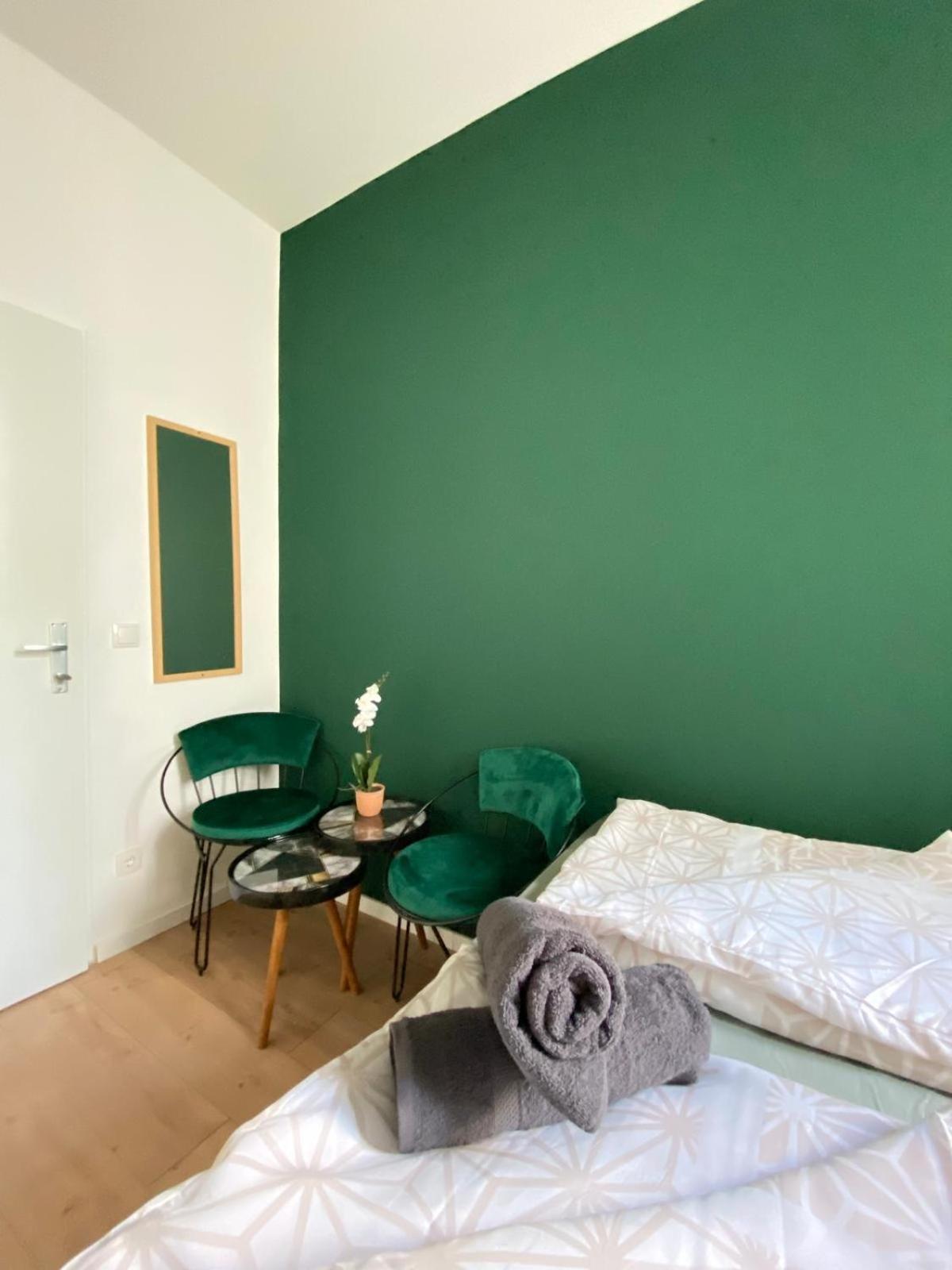 8 Fully Equipped Studio Shared Apt W Terrace Margareten * Vienna
