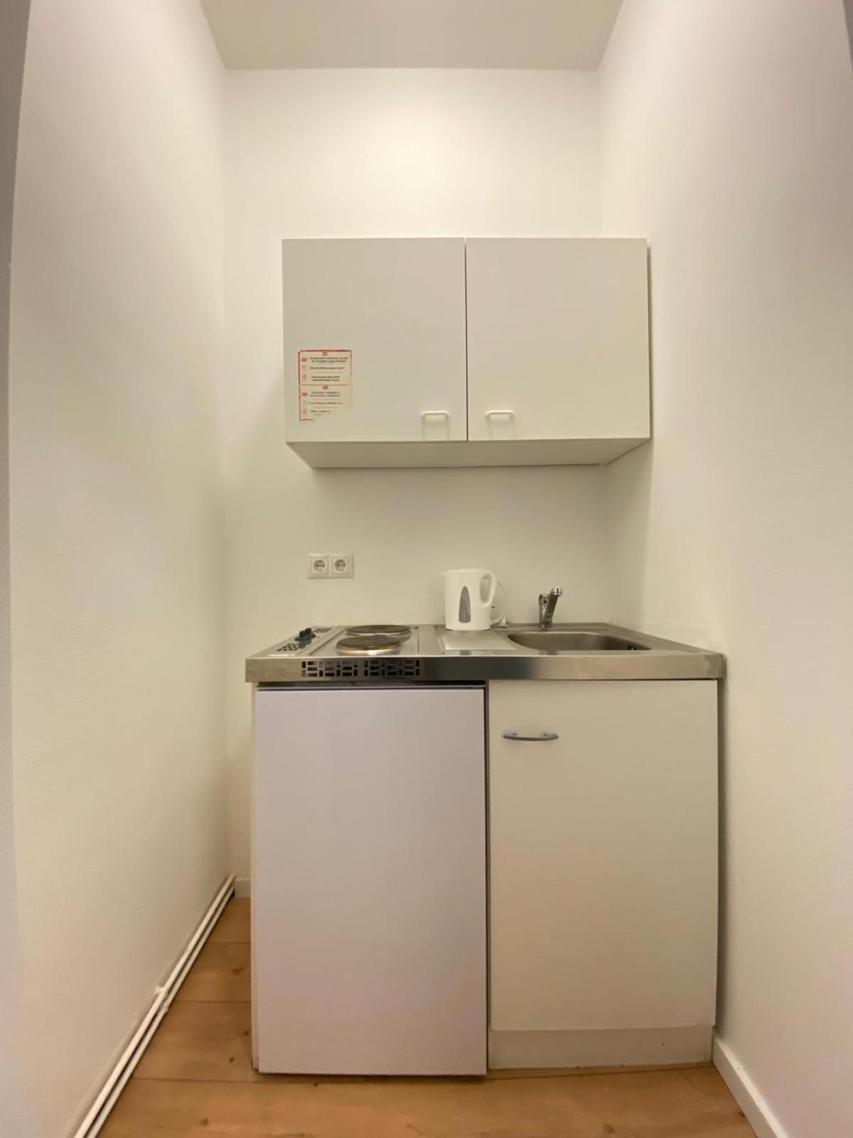 8 Fully Equipped Studio Shared Apt W Terrace Margareten * Vienna
