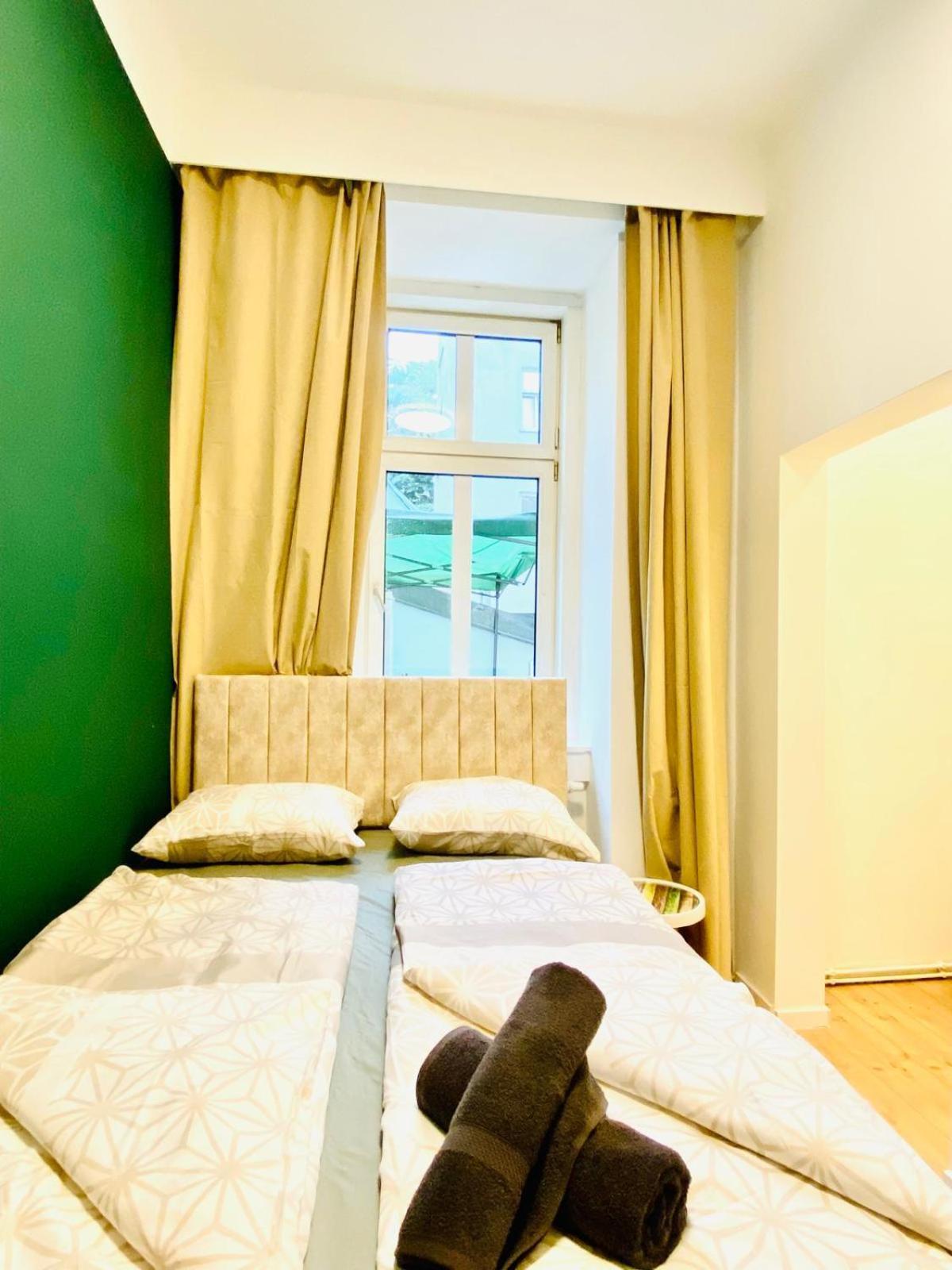 Apartment 8 Fully Equipped Studio Shared Apt W Terrace Margareten Vienna