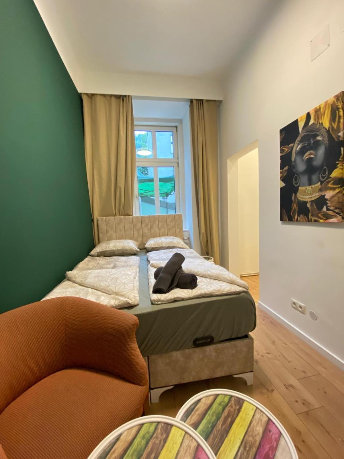 8 Fully Equipped Studio Shared Apt W Terrace Margareten *