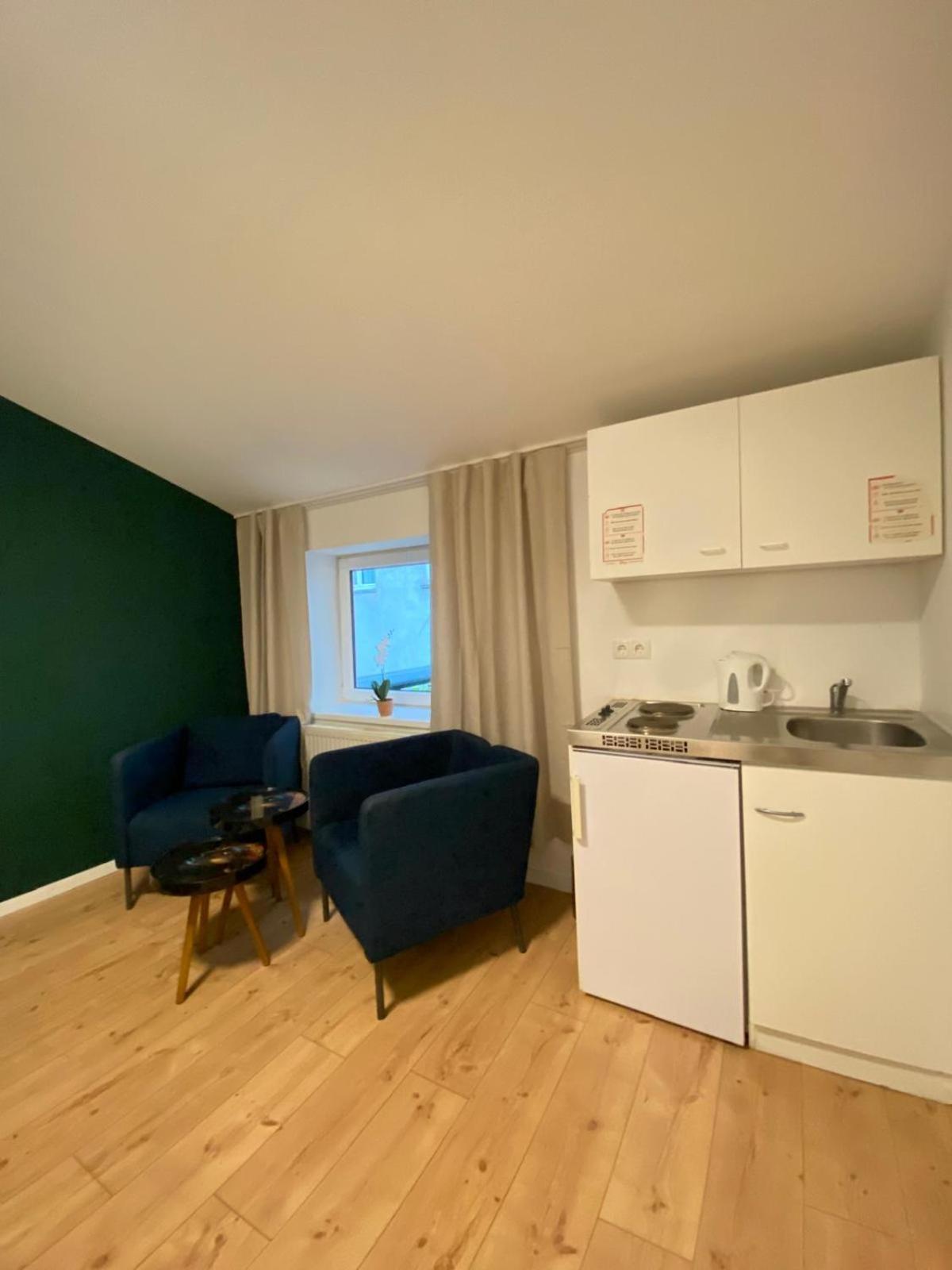 8 Fully Equipped Studio Shared Apt W Terrace Margareten