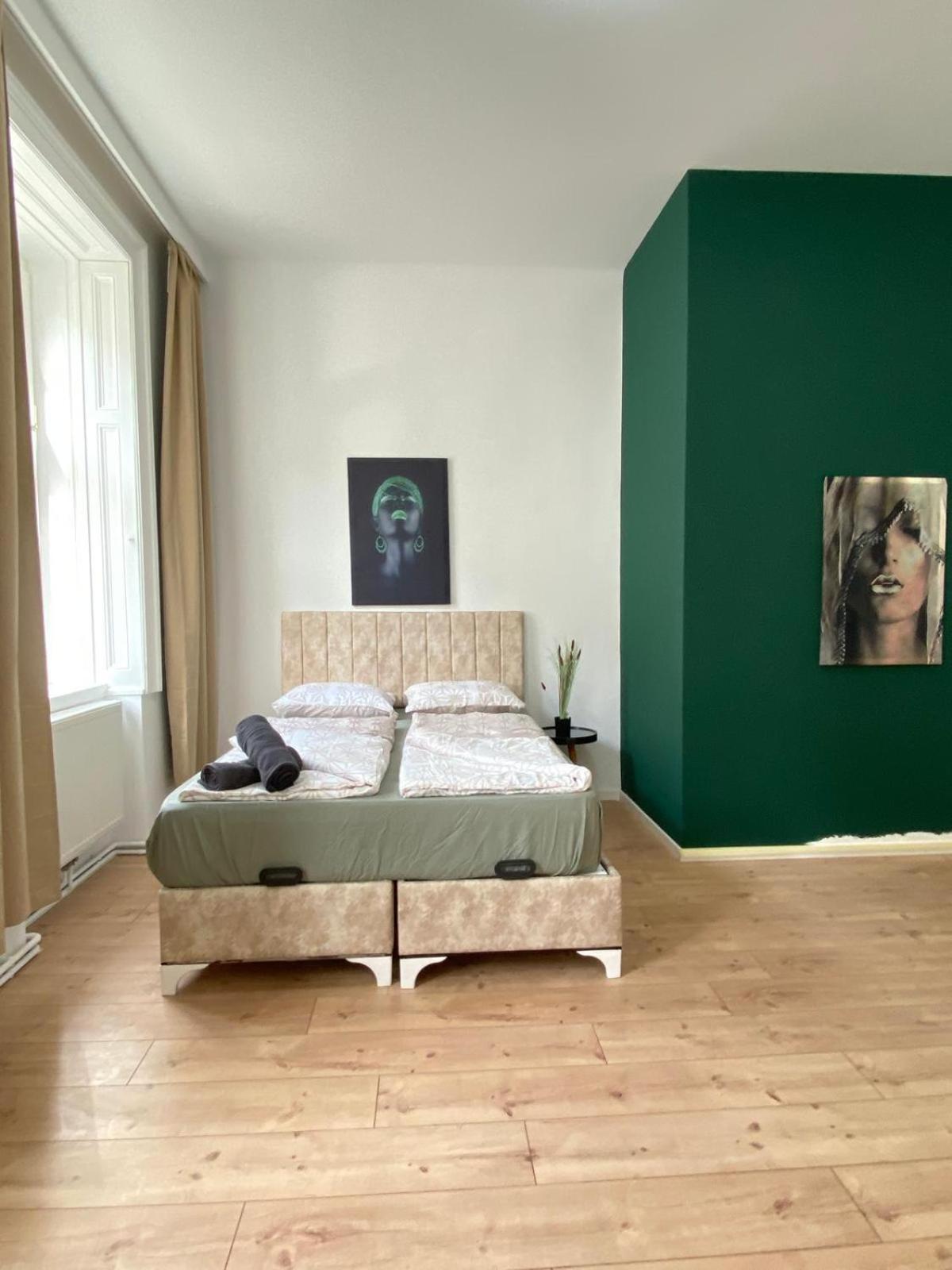 8 Fully Equipped Studio Shared Apt W Terrace Margareten Apartment *