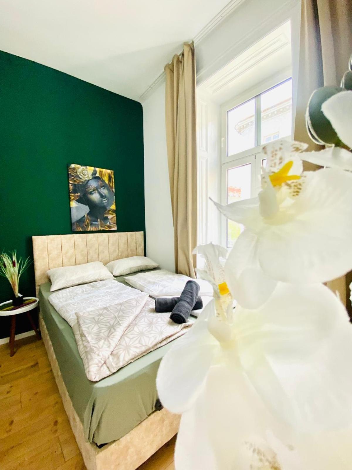 Apartment 8 Fully Equipped Studio Shared Apt W Terrace Margareten *
