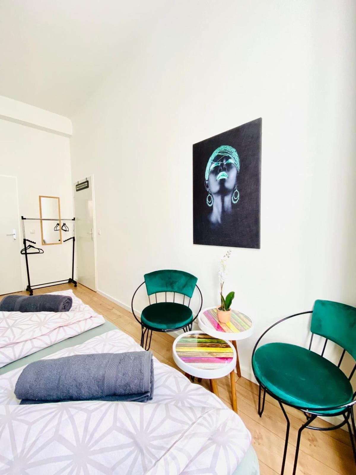 8 Fully Equipped Studio Shared Apt W Terrace Margareten *