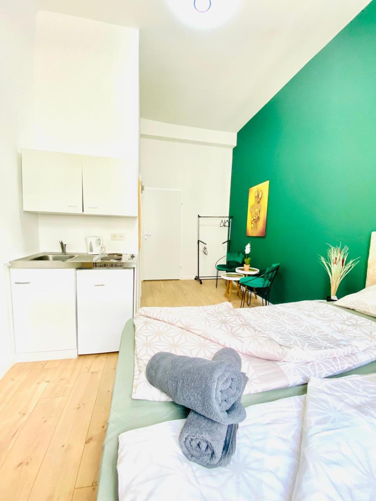 8 Fully Equipped Studio Shared Apt W Terrace Margareten Apartment Vienna