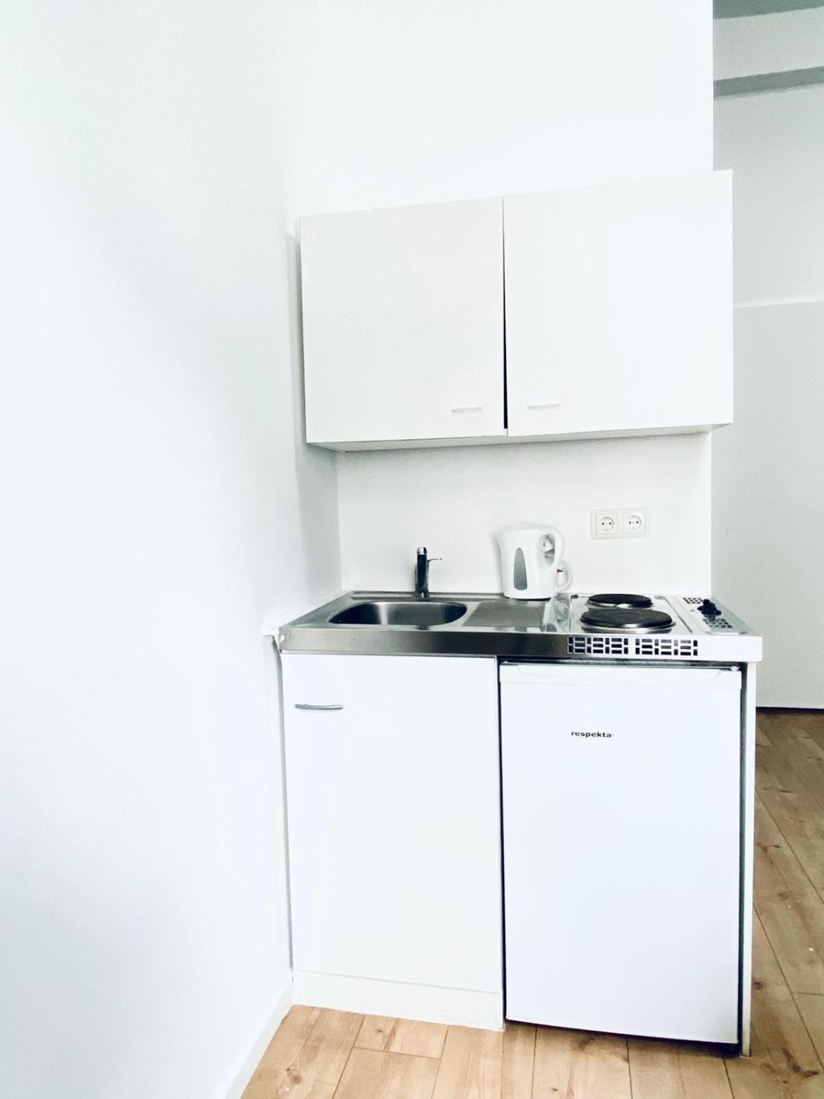 8 Fully Equipped Studio Shared Apt W Terrace Margareten Apartment