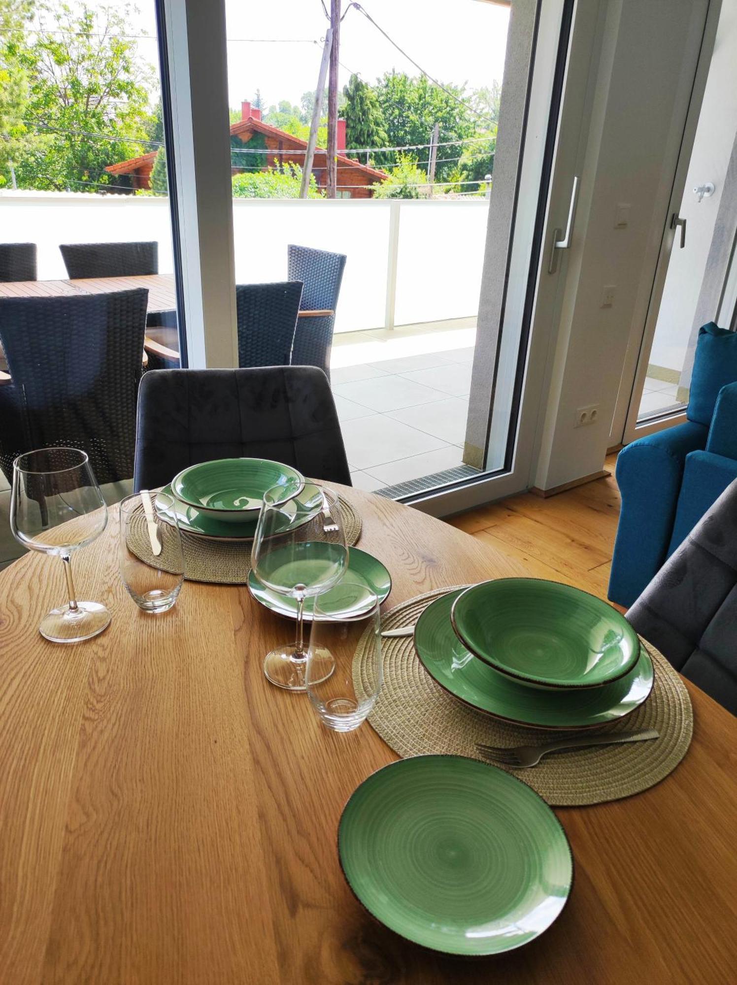 Apartment Roksox-home Gegenueber Des International Center Und Kaiserwasser *