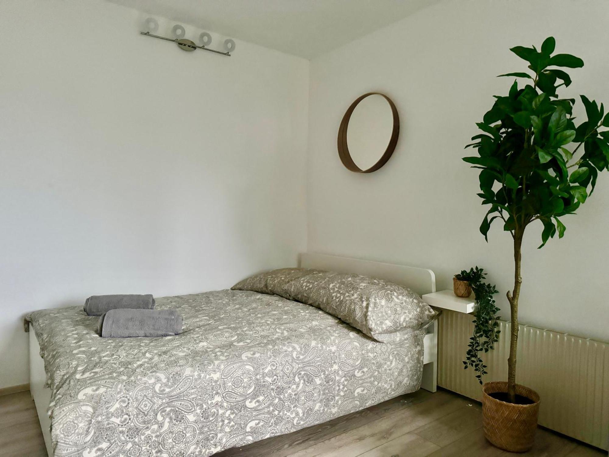 Stylish Schonbrunn - Free Underground Parking Apartment