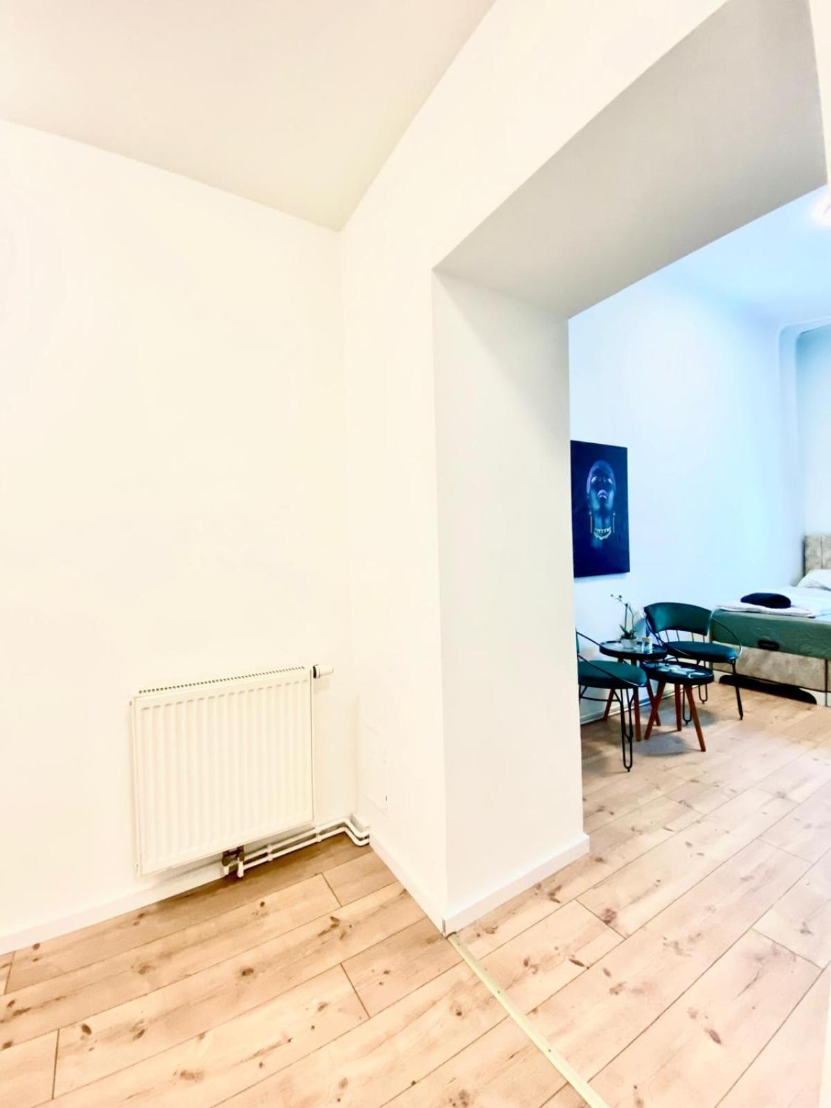Apartment 8 Fully Equipped Studio Shared Apt W Terrace Margareten Vienna
