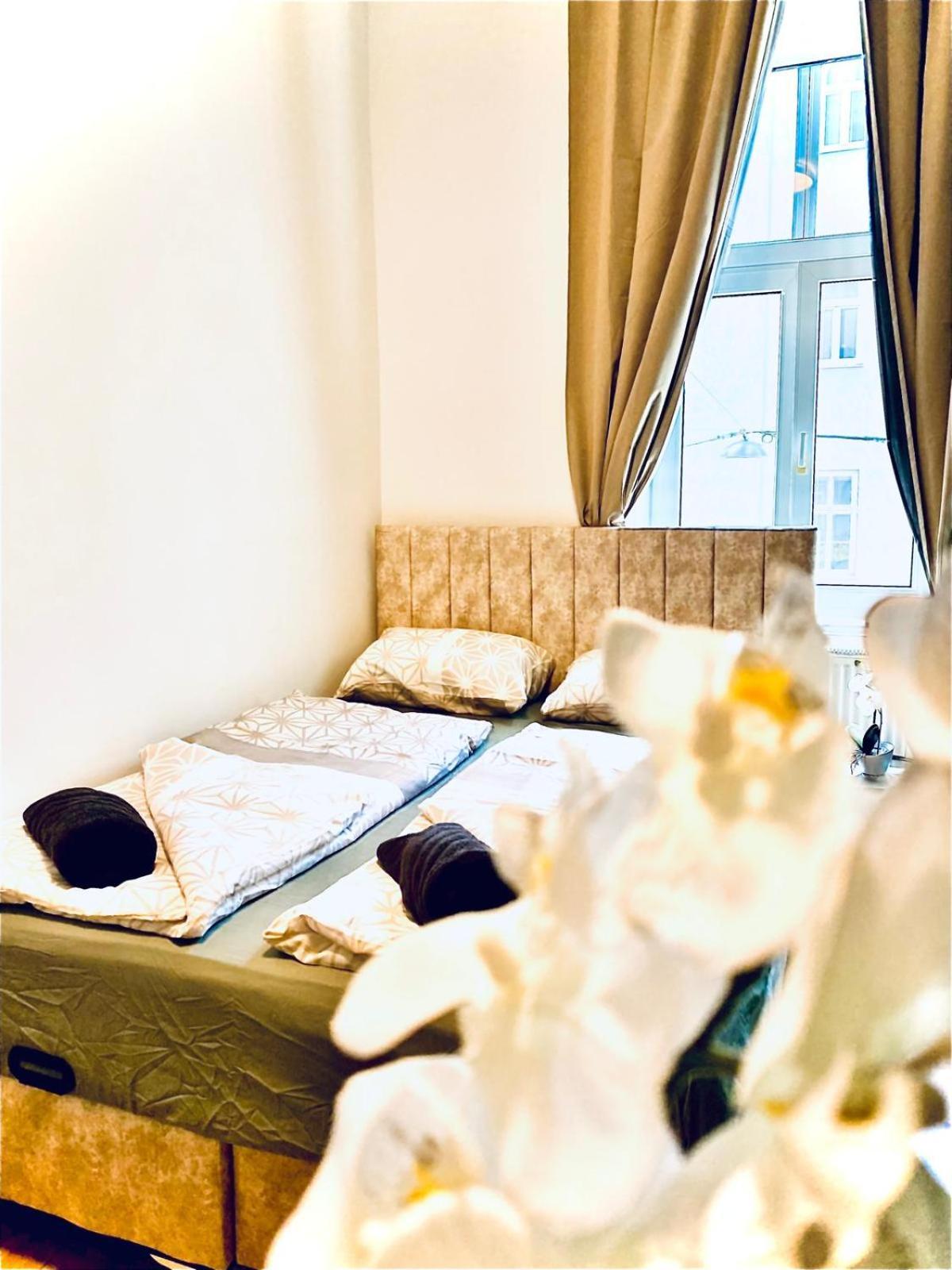 Apartment 8 Fully Equipped Studio Shared Apt W Terrace Margareten