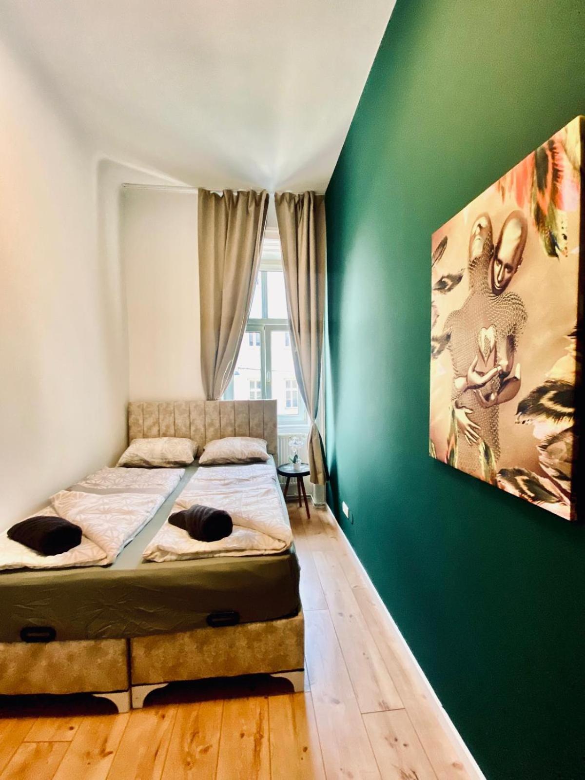 Apartment 8 Fully Equipped Studio Shared Apt W Terrace Margareten Vienna