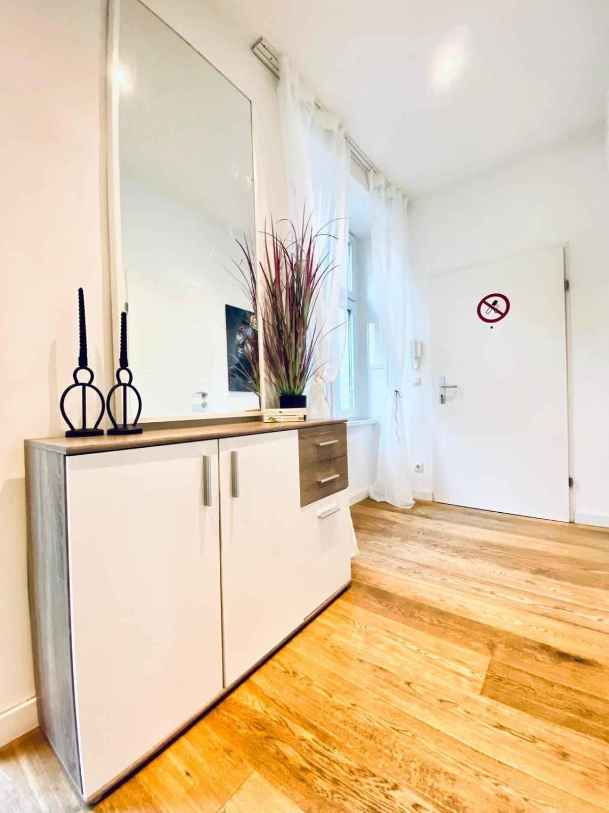 Elegant 2br With Balcony Near Millennium