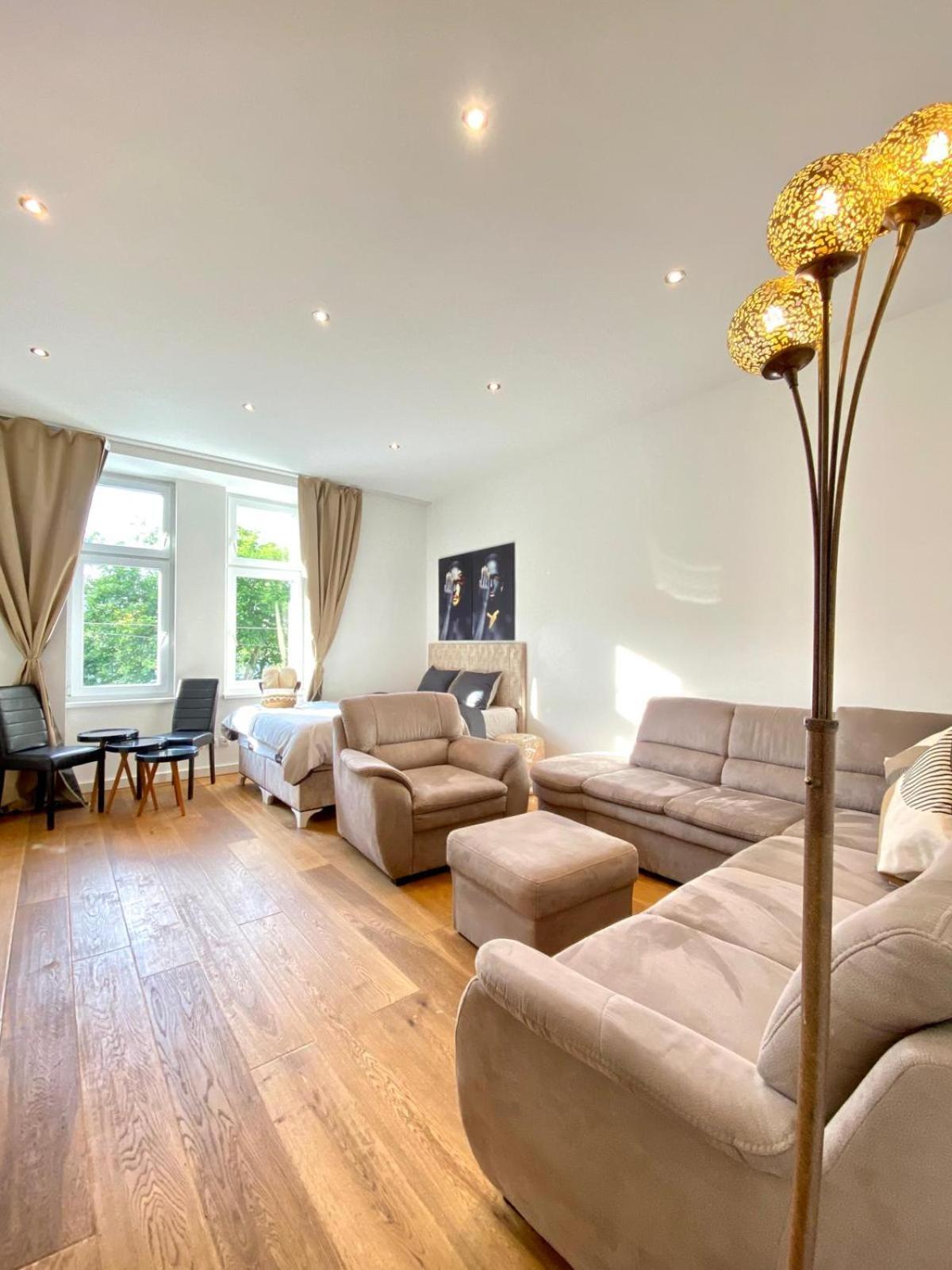 Elegant 2br With Balcony Near Millennium
