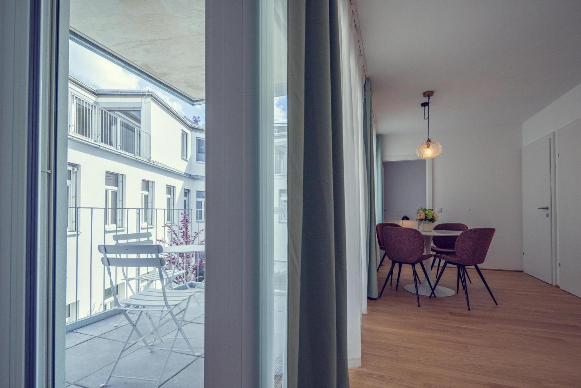Meverling Punk 5 * Viena