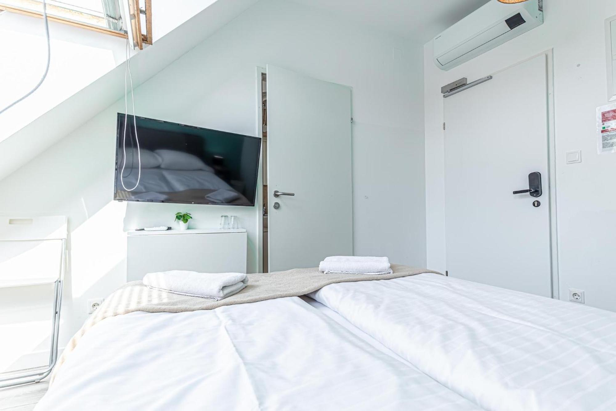 Modern Hauptbahnhof - Virtual Reception&self-checkin Hotel Wien