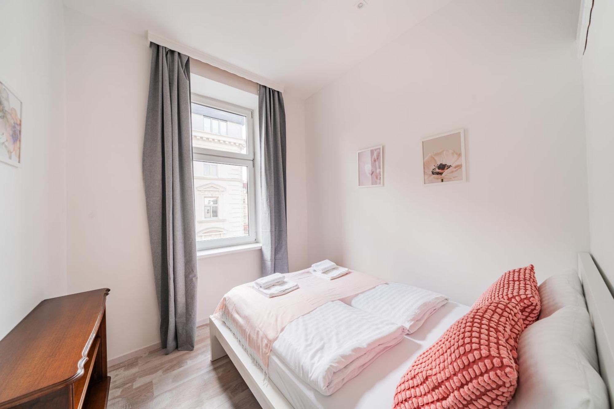 Big For 10 People Apartment