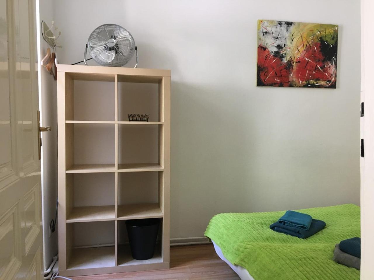 1090 * Vienna