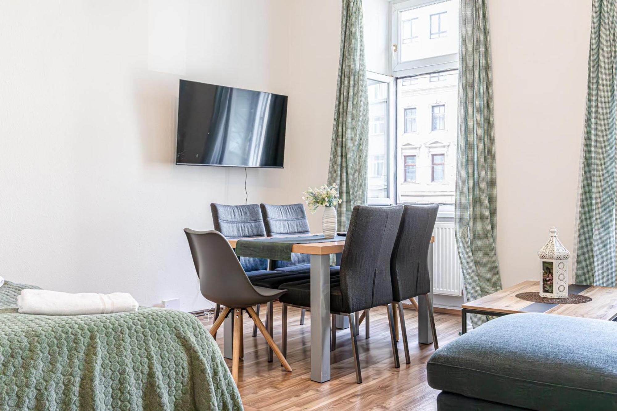 Timeless Vienna: 2br In The Historic District *