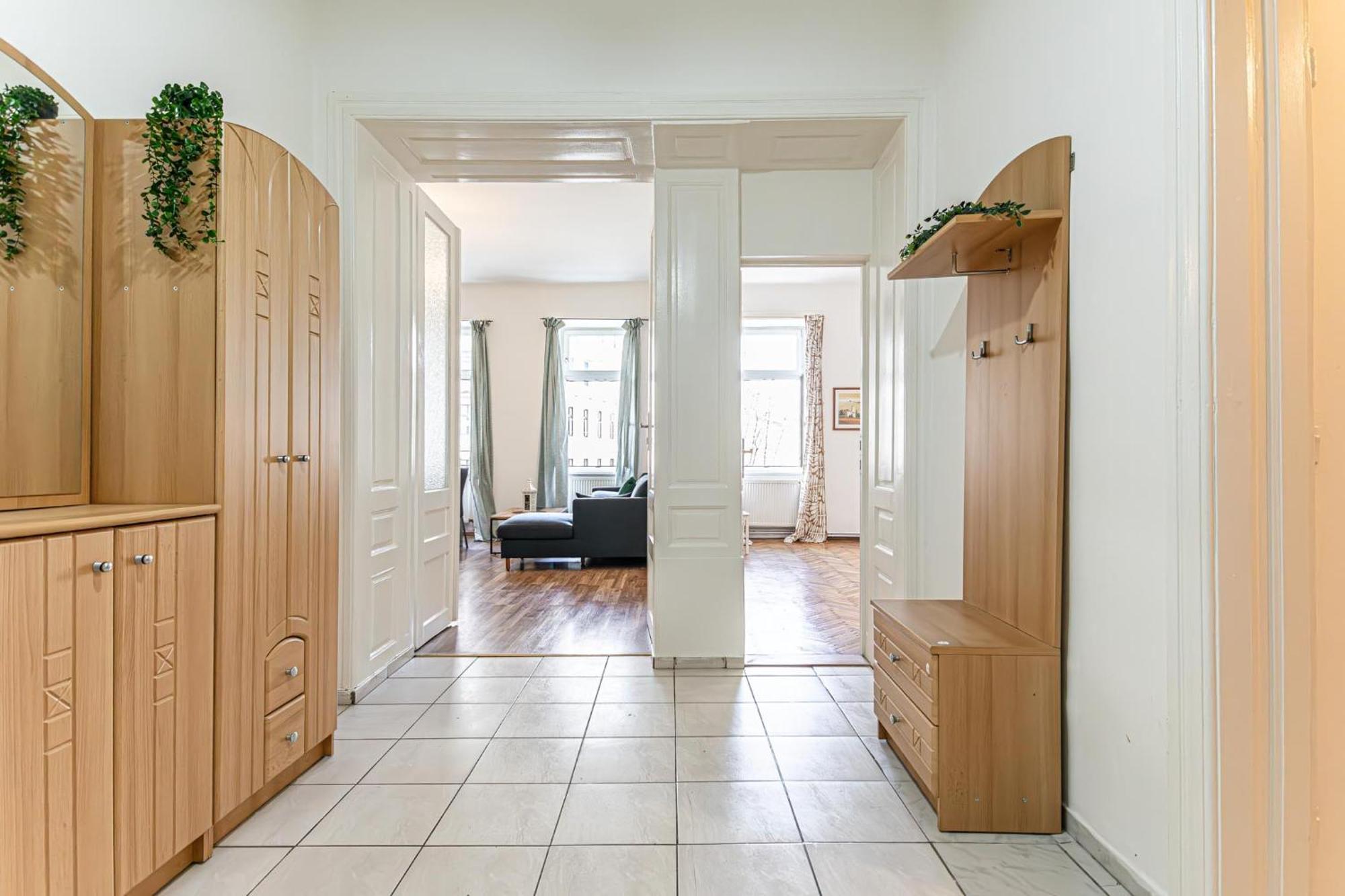 Apartment Timeless Vienna: 2br In The Historic District