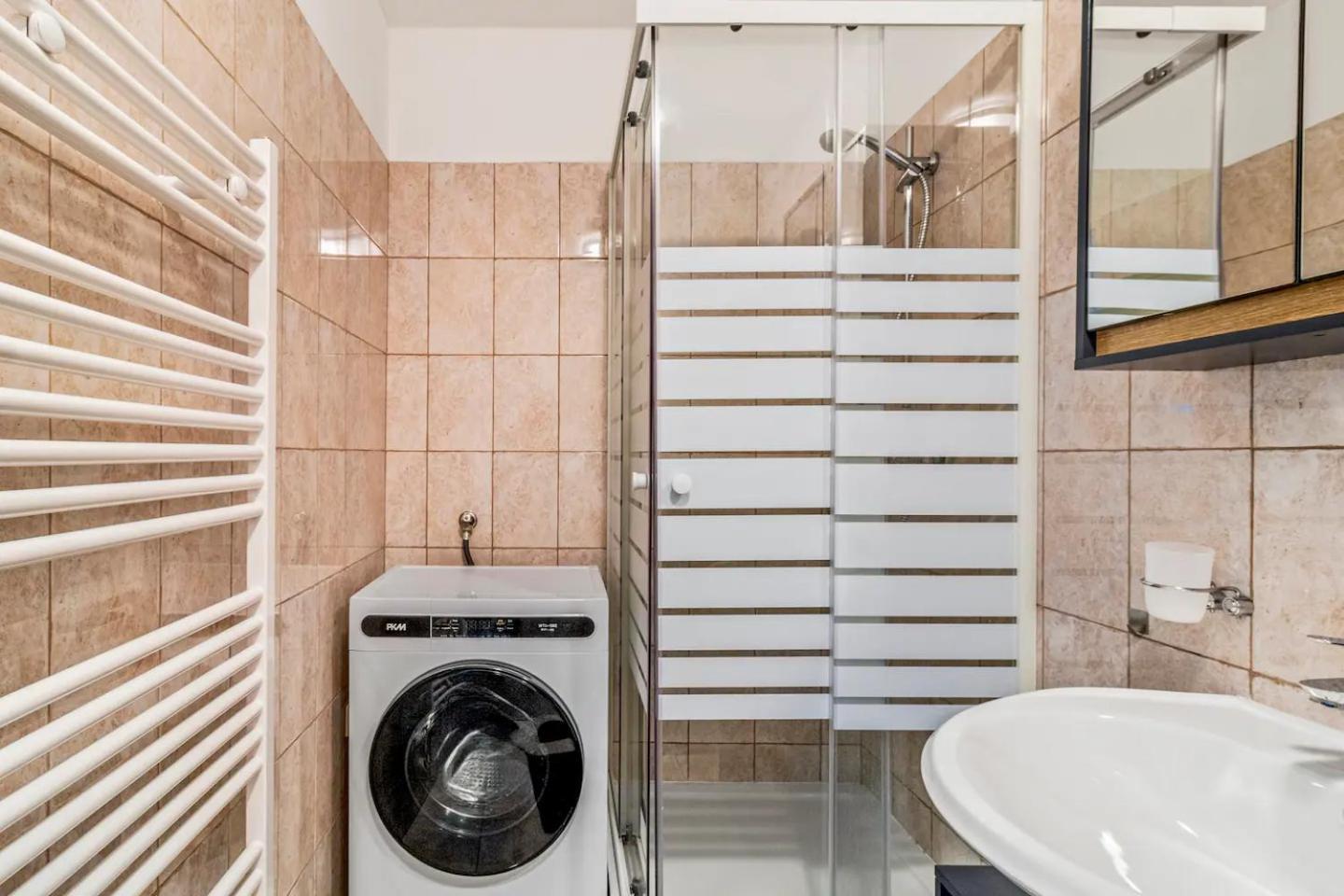 Modernes 35qm Nahe Flughafen & Zentrum Apartamento