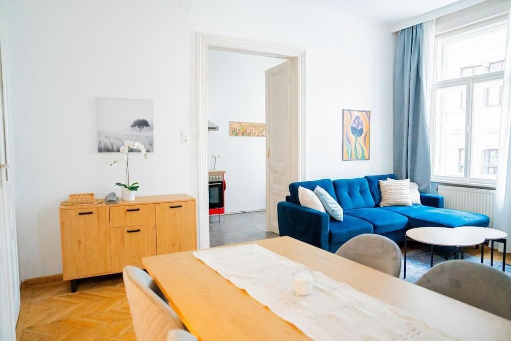 Charmante Altbauwohnung 72qm Apartment Vienna