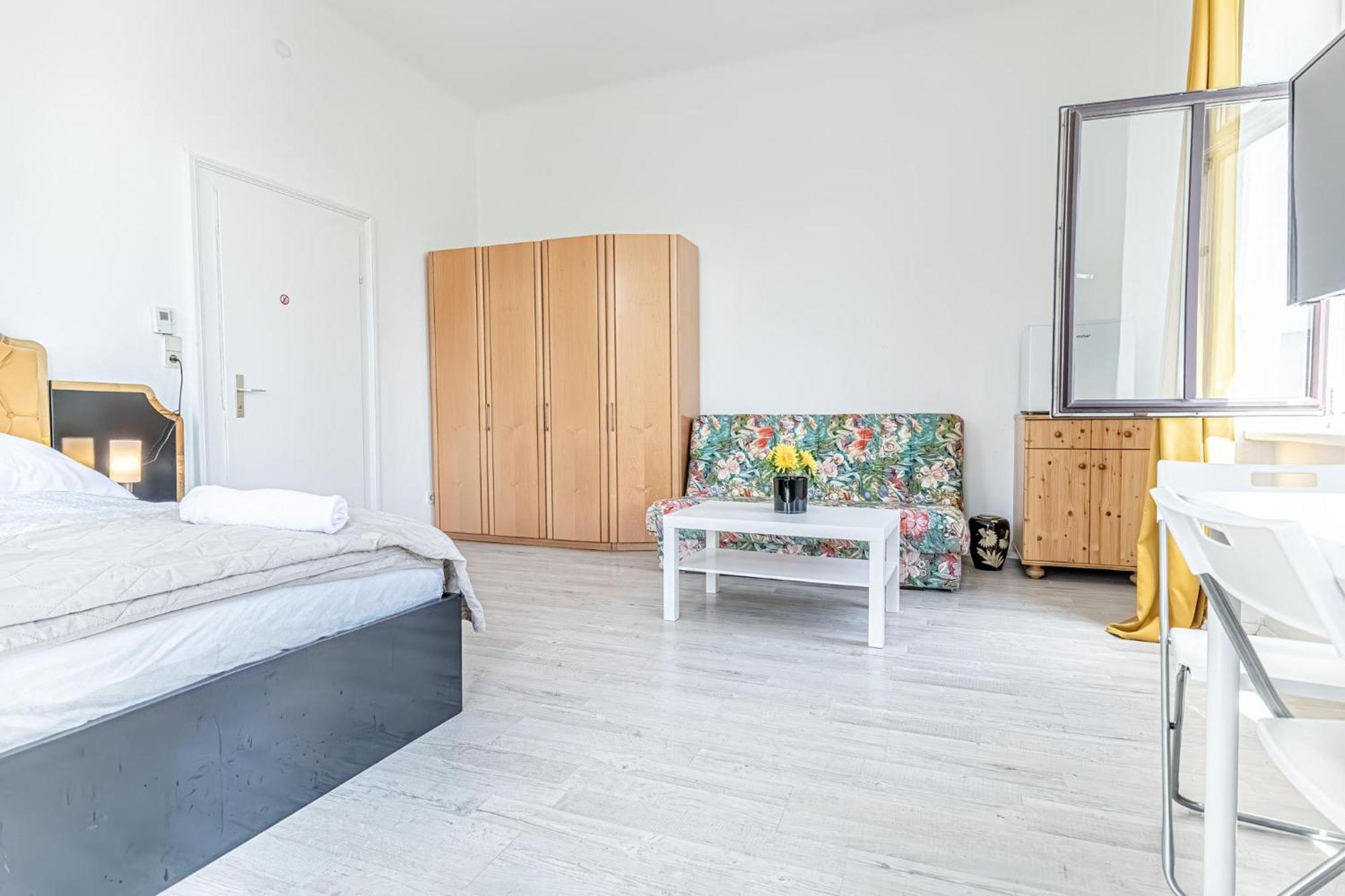 Apartment Comfy 3br Shared - U6 Subway, Danube & Millenium