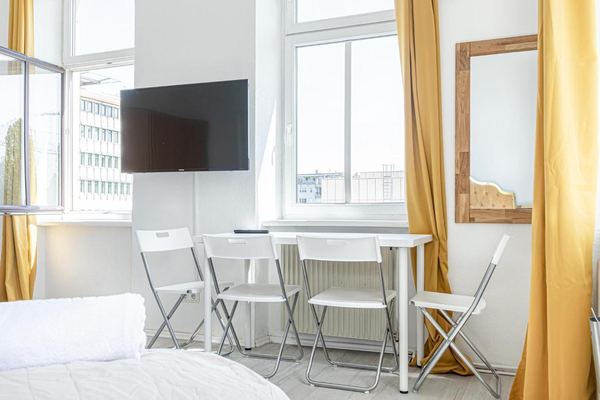 Apartment Comfy 3br Shared - U6 Subway, Danube & Millenium Vienna