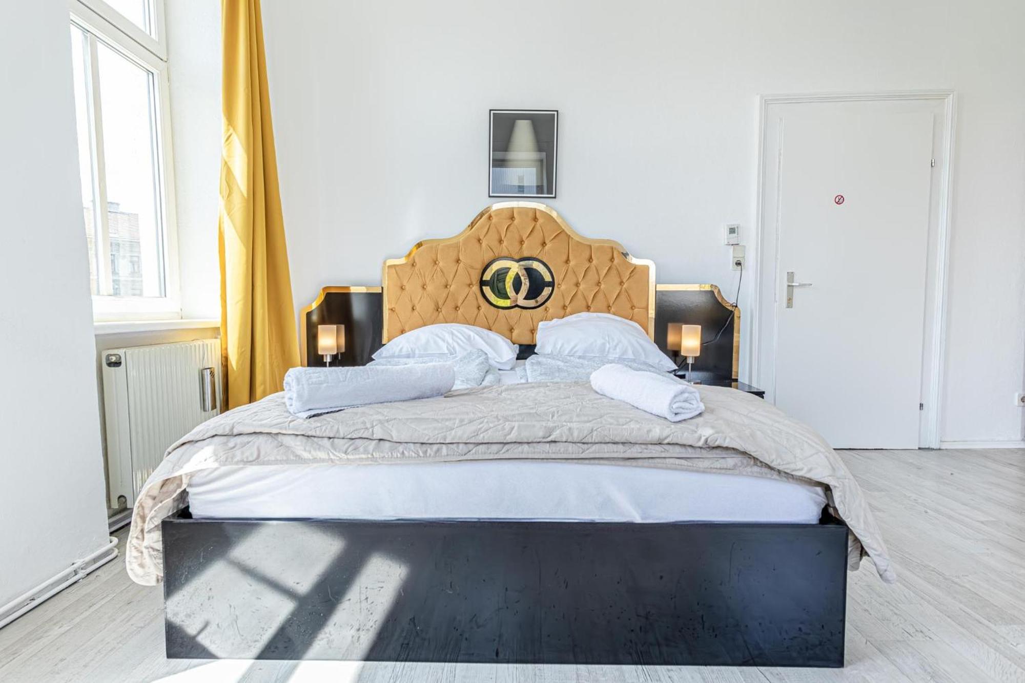 Comfy 3br Shared - U6 Subway, Danube & Millenium Apartment