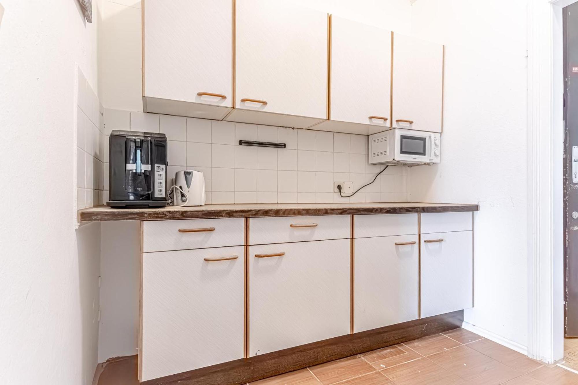 Comfy 3br Shared - U6 Subway, Danube & Millenium Apartment