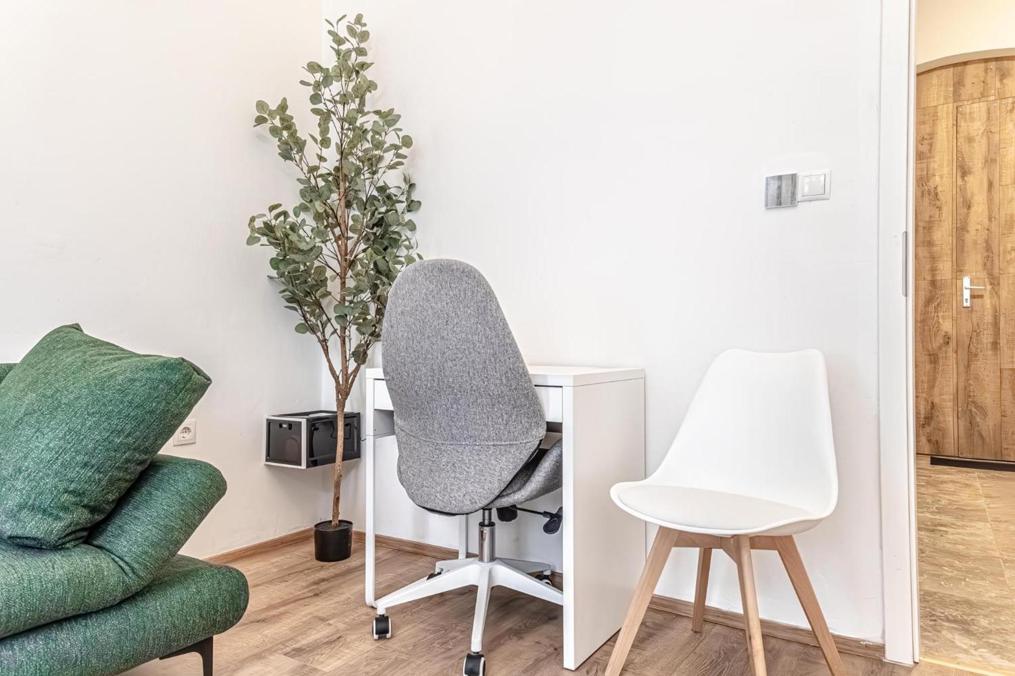18 Min To Center Via U3 - Lovely 1br Ground Floor Gem