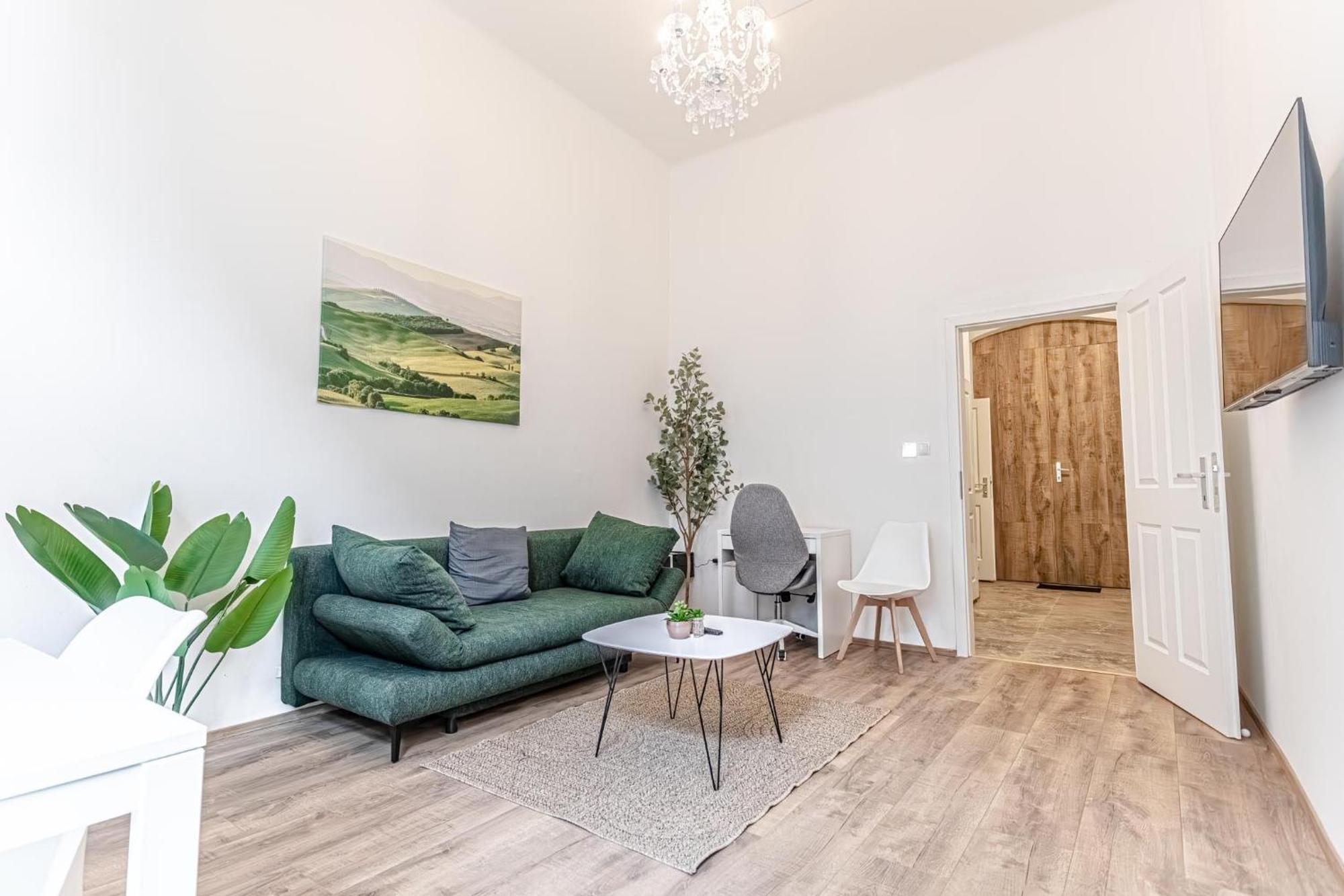 18 Min To Center Via U3 - Lovely 1br Ground Floor Gem Apartment