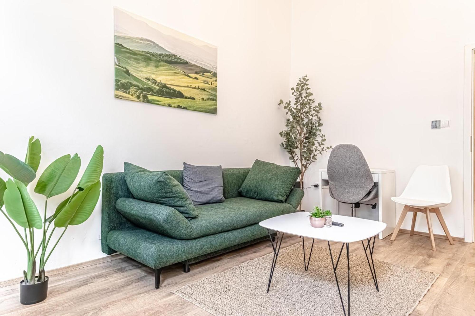 18 Min To Center Via U3 - Lovely 1br Ground Floor Gem Apartment