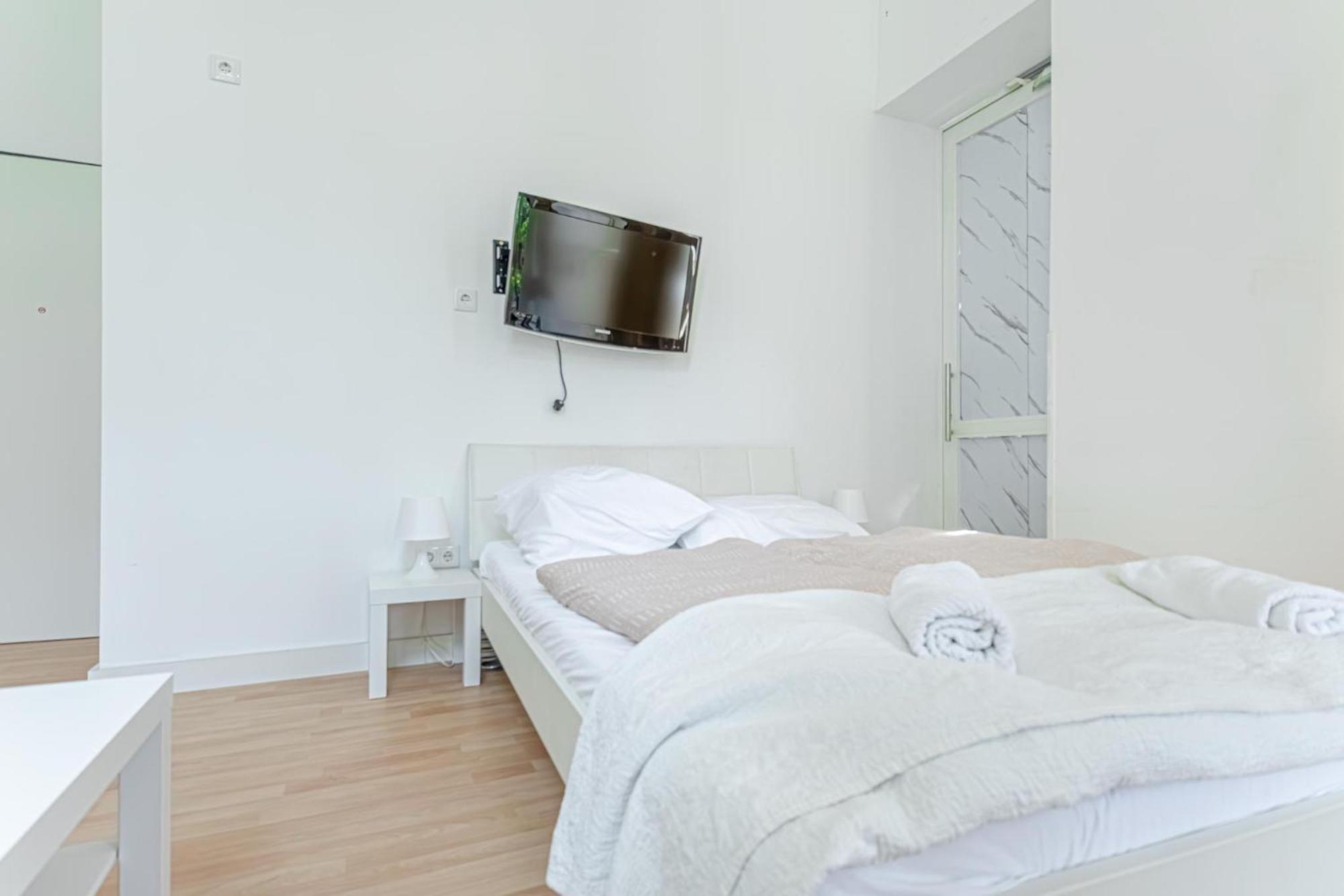 Loevly Shared 6br With Garden Near Danube & Millenium * Viena