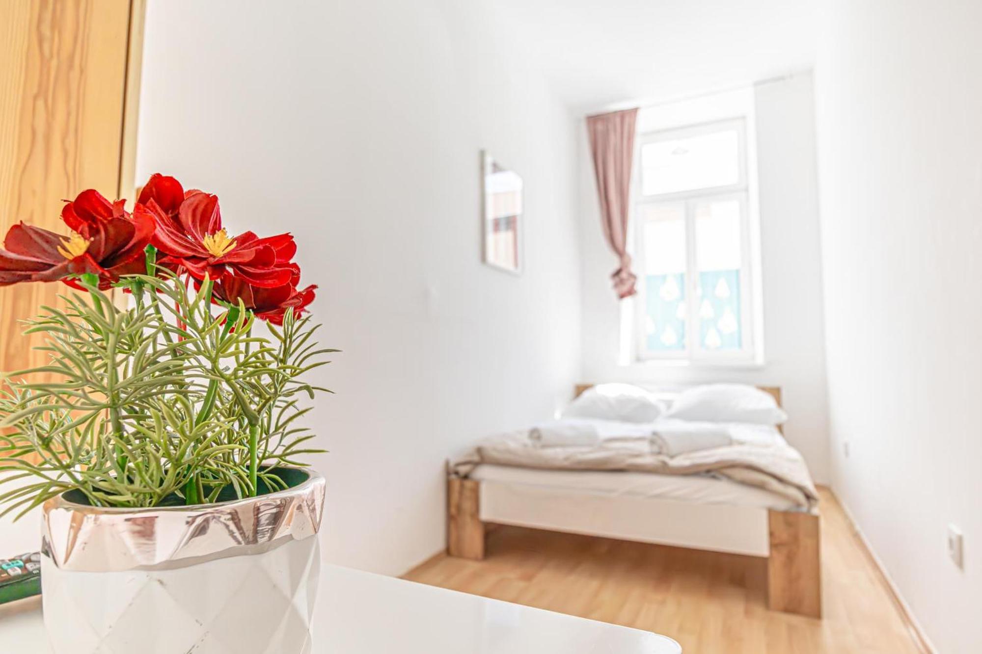 Loevly Shared 6br With Garden Near Danube & Millenium *