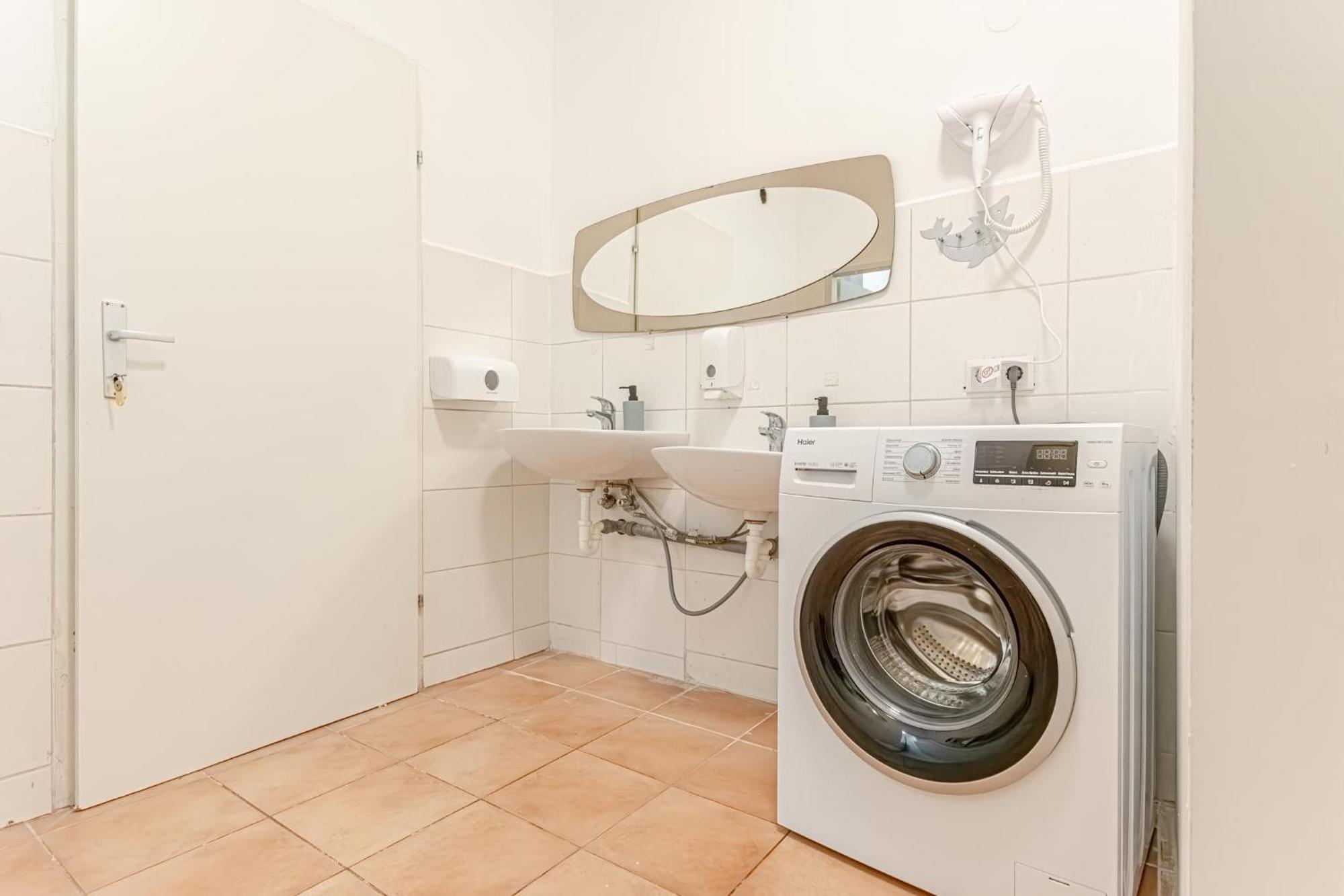 Loevly Shared 6br With Garden Near Danube & Millenium * Viena