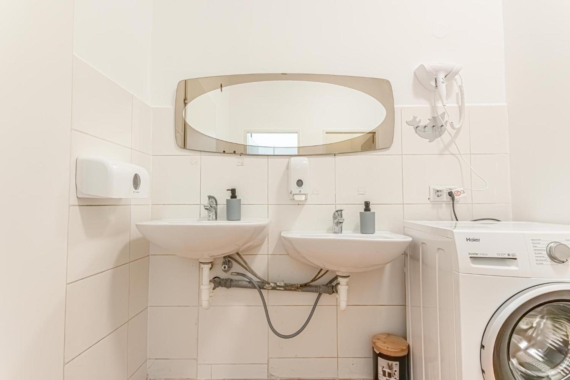 Apartamento Loevly Shared 6br With Garden Near Danube & Millenium Viena