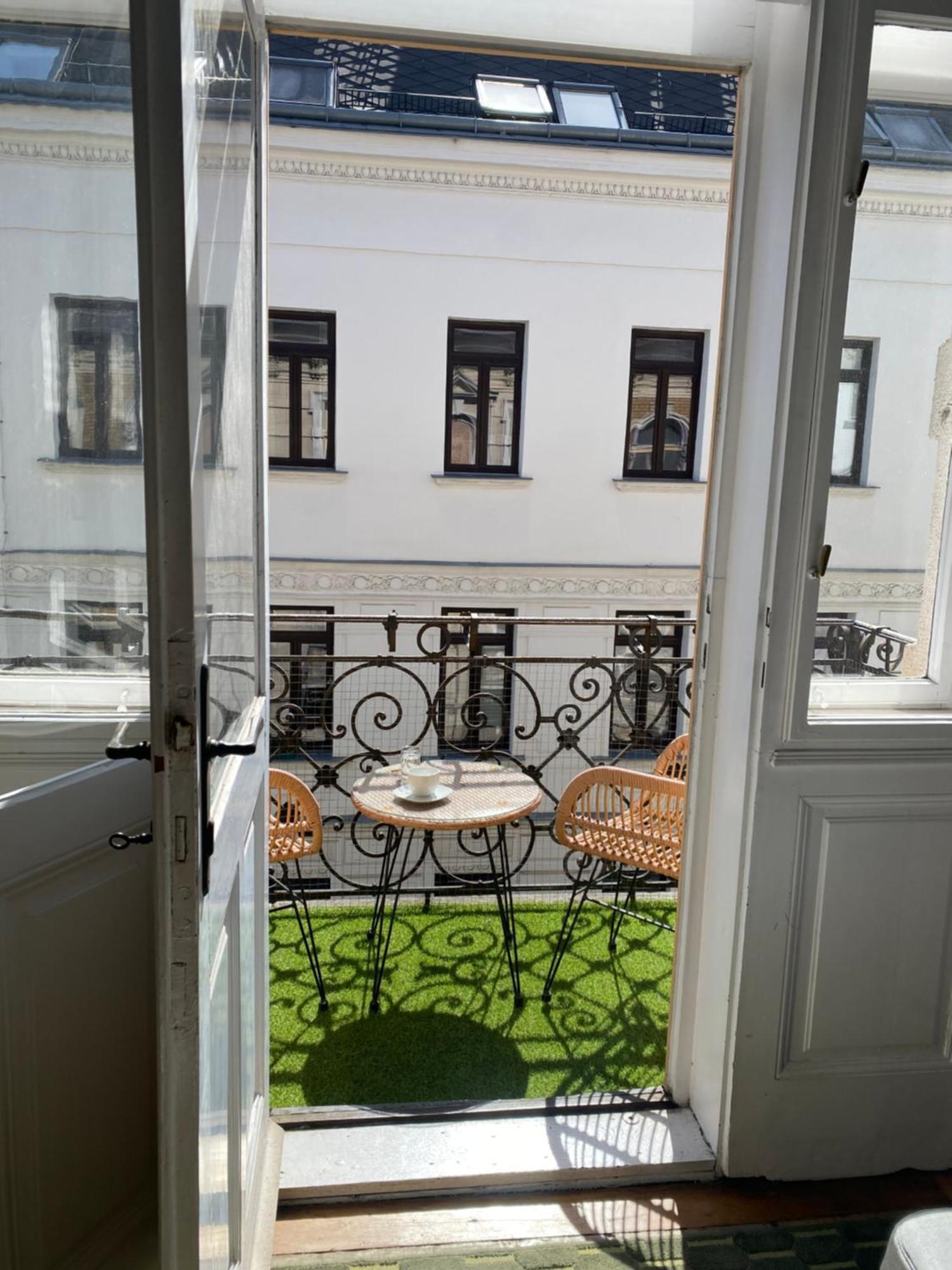 Apartment Grosszuegiger Wiener Altbau Gleich Neben Schoenbrunn Wien