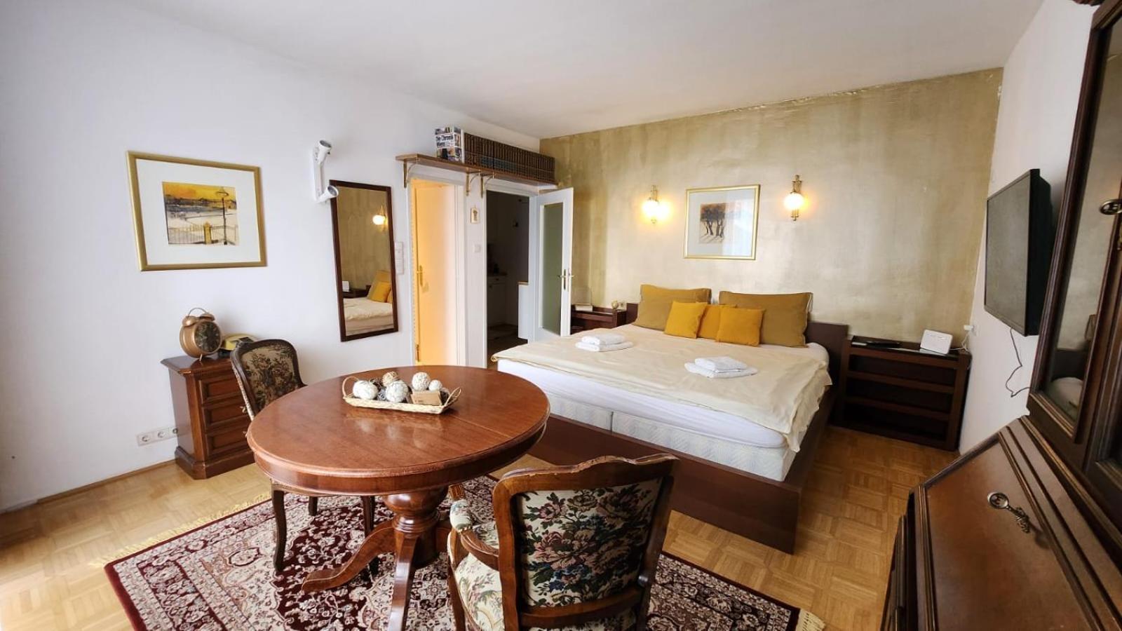 Apartment Innere Stadt *