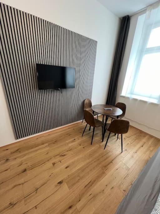 Roomsrd 2 Apartment *