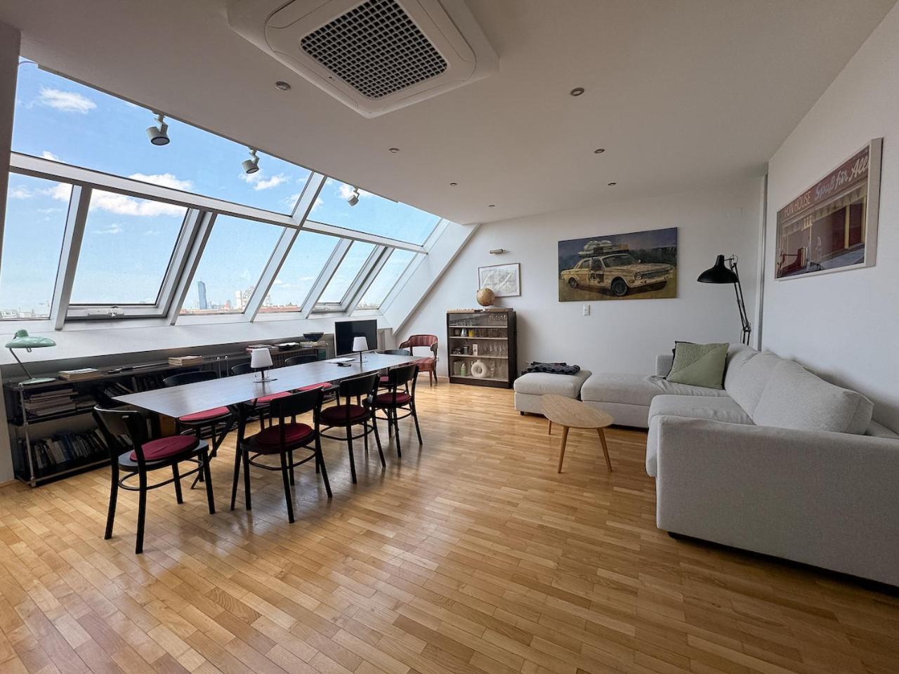360 View Loft 3 *