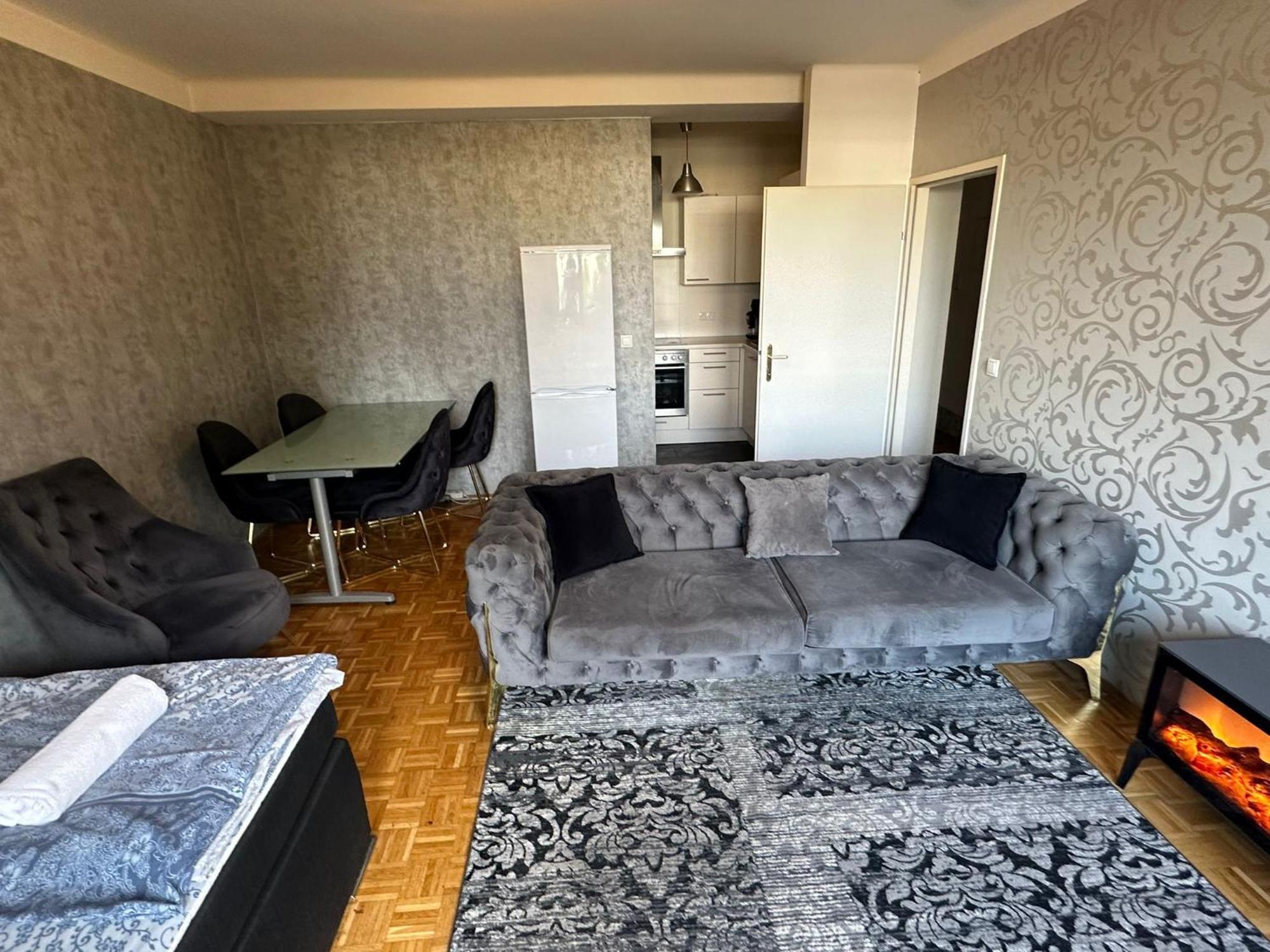 Apartment Lovely Near Center *