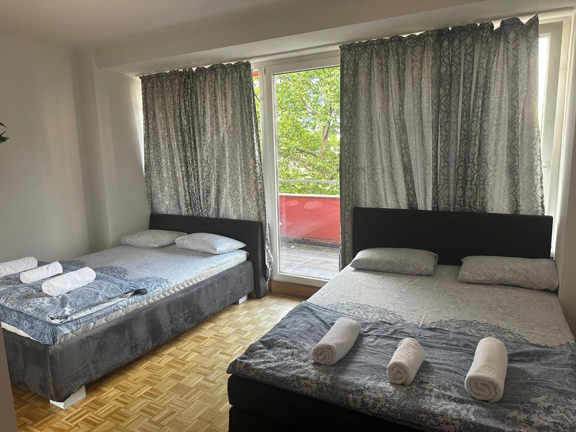 Lovely Near Center Apartment