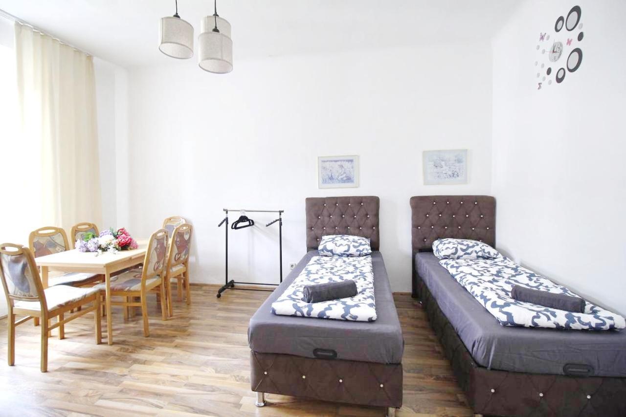 Comfortable Near Schoenbrunn Palace Hl