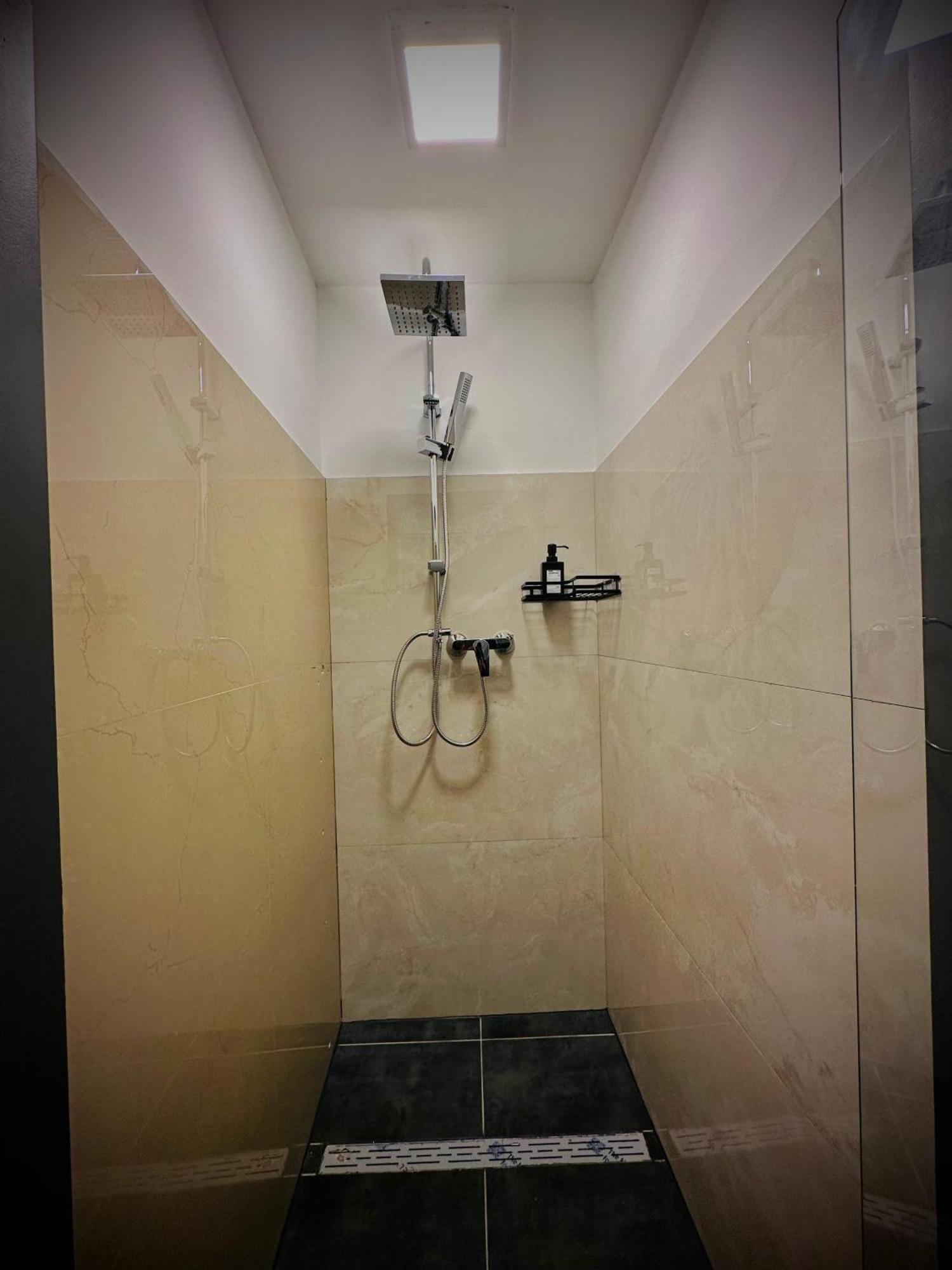 4-br Apt, Ideal For Groups, 6-min To Stadthalle Wien