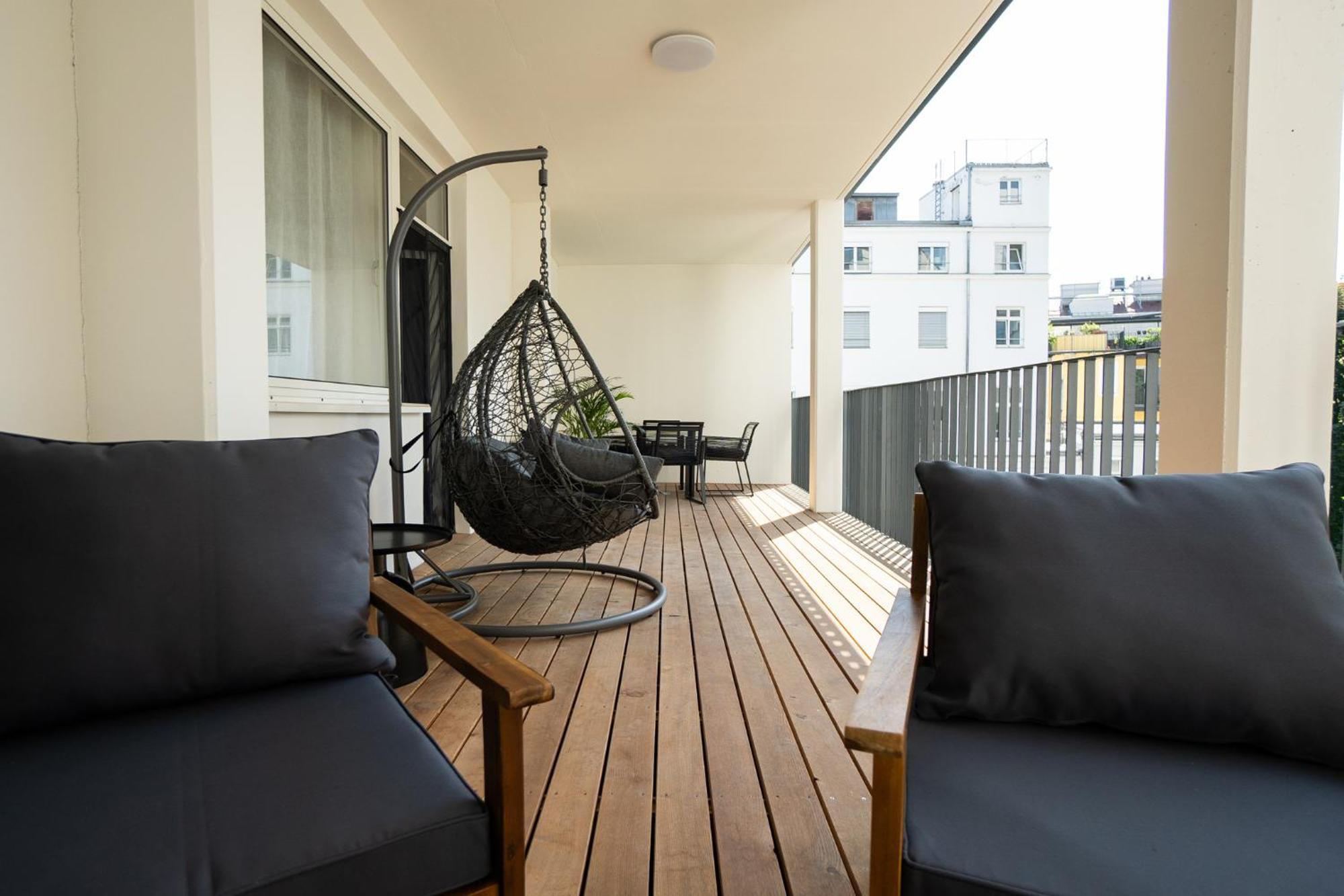 Apartment Bright Stylish With A Huge Terrace In A Location *