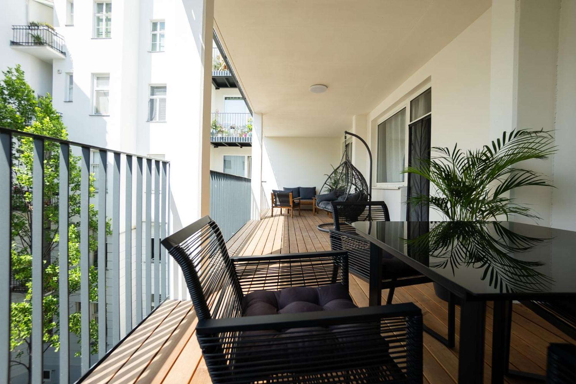 Bright Stylish With A Huge Terrace In A Location Apartment *