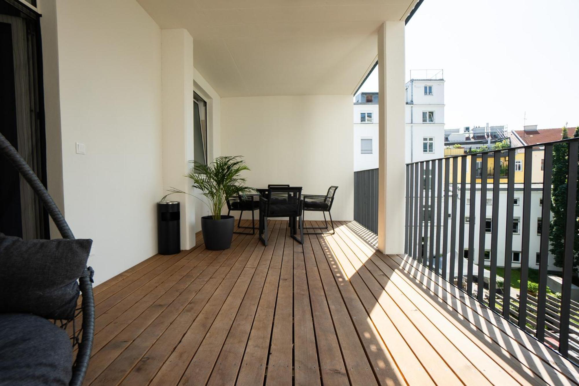 Apartment Bright Stylish With A Huge Terrace In A Location *