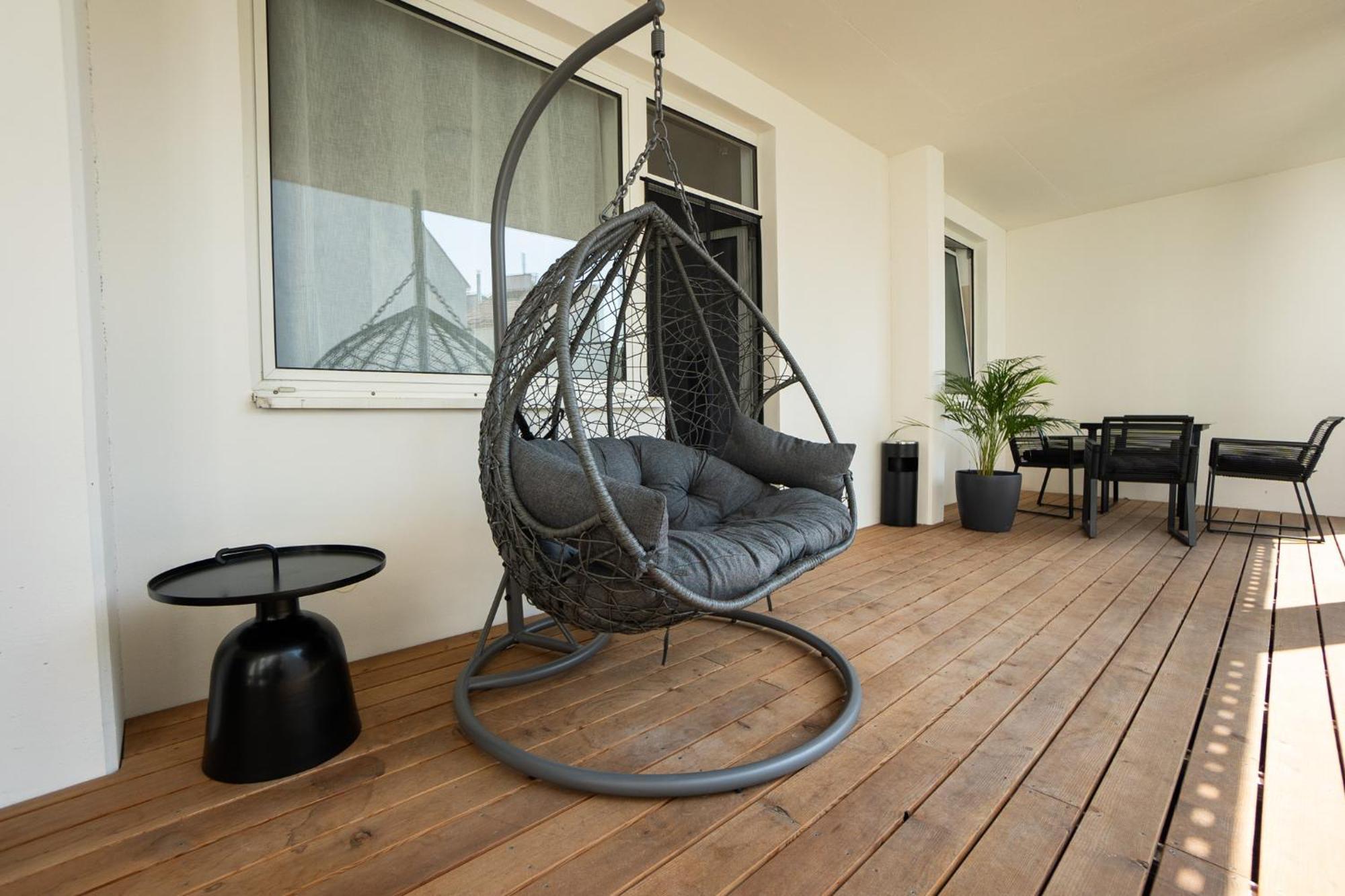 Apartment Bright Stylish With A Huge Terrace In A Location