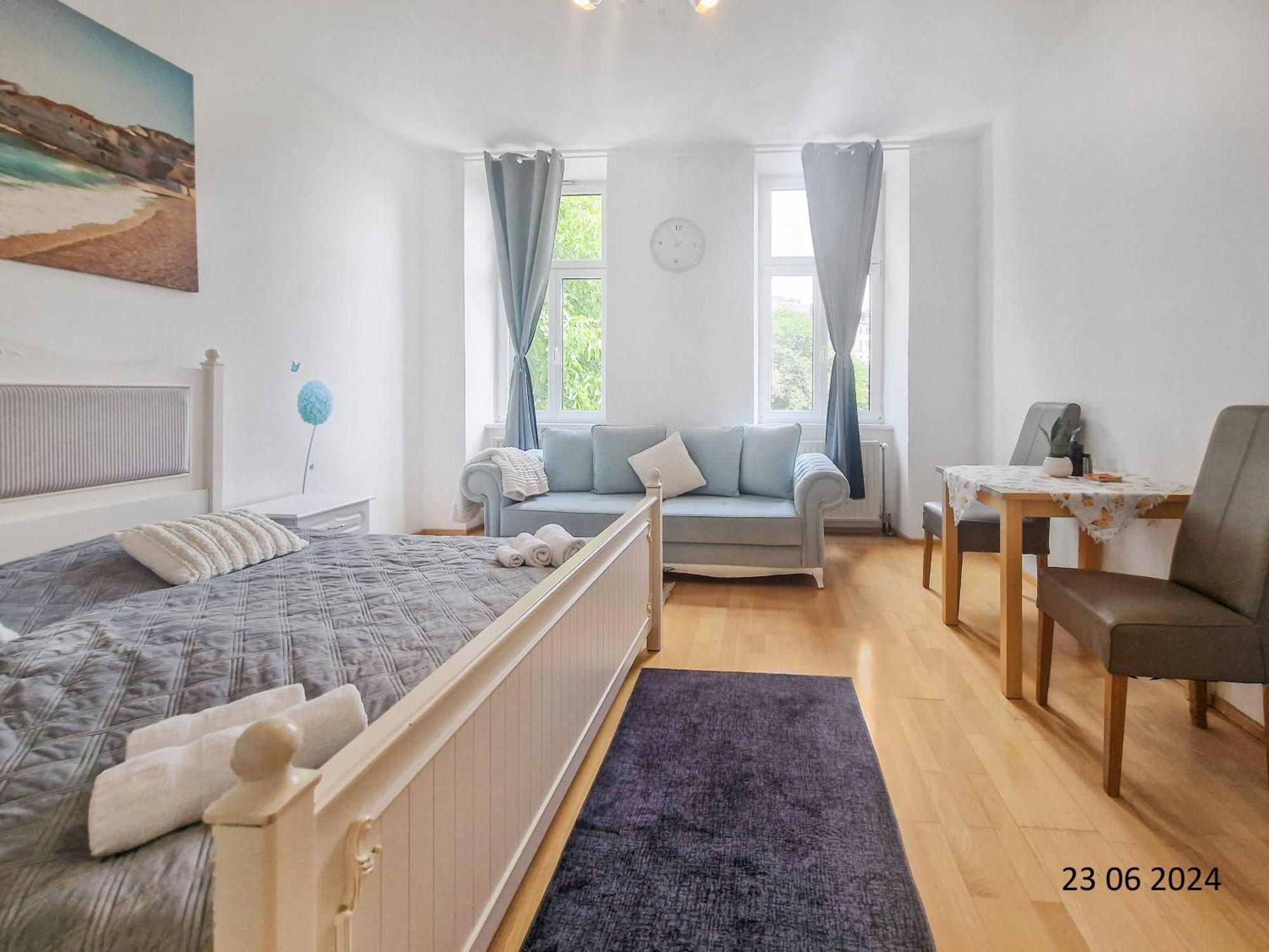 Apartment Three-bedroom Delight, King-size Beds